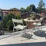 Villa Zina - Apt Giallo - 10 Min From City Centre And Airport