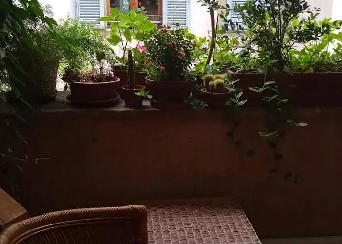 Borgo Pignolo - Room In Apartment With Private Bathroom And Shared Shower