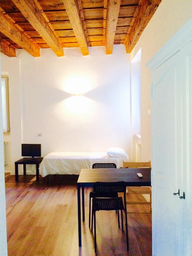 Moira Guest house *