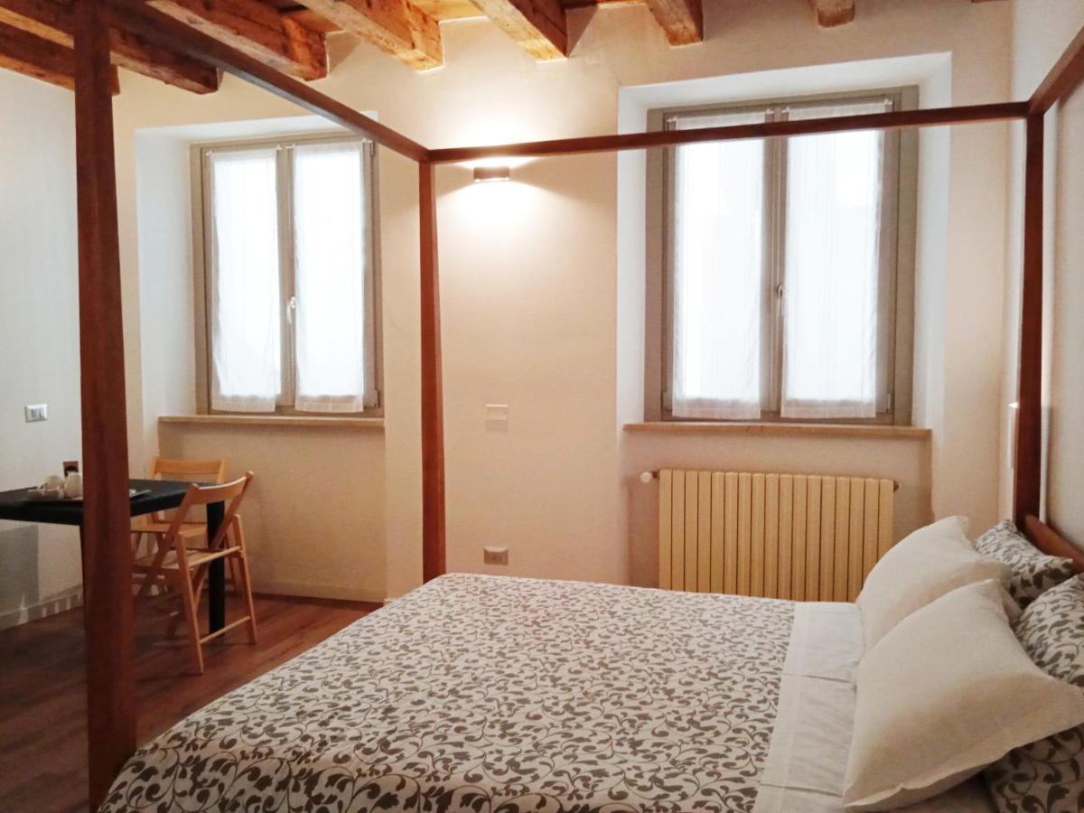 Moira Guest house *