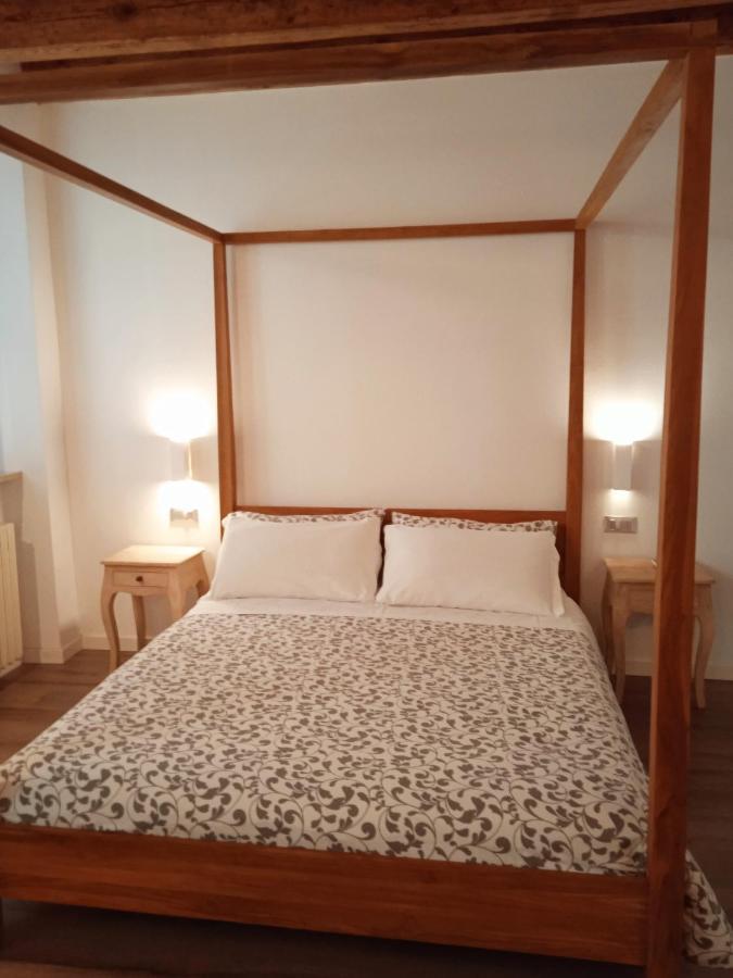 Moira Guest house *