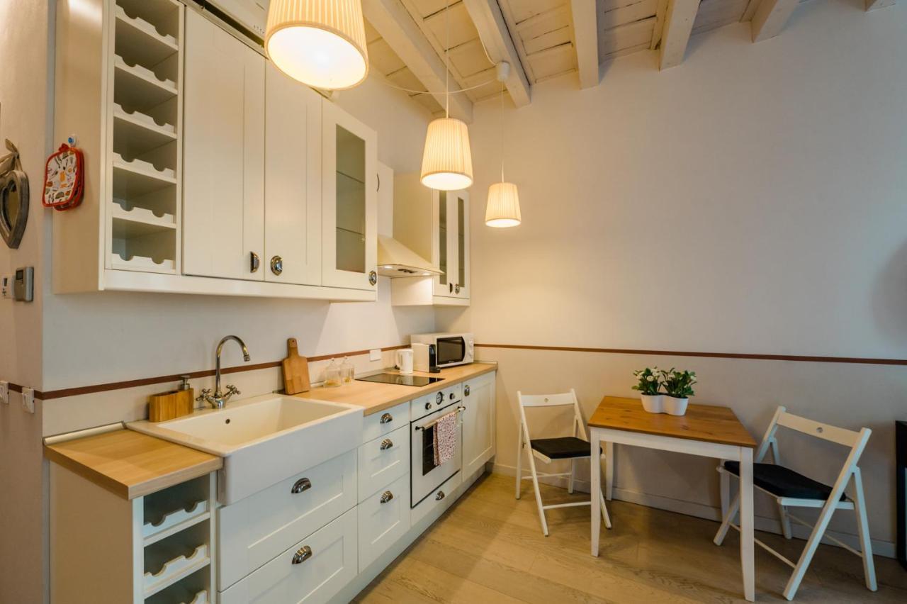 Apartment Art Street Studio