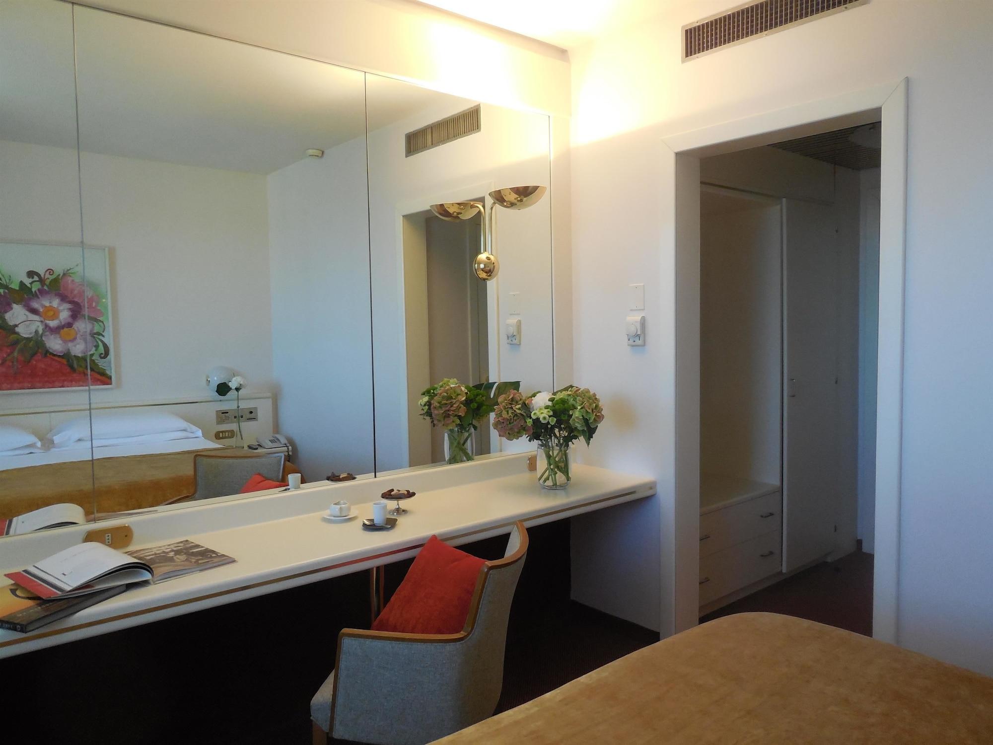 Starhotels Cristallo Palace Hotel 4*