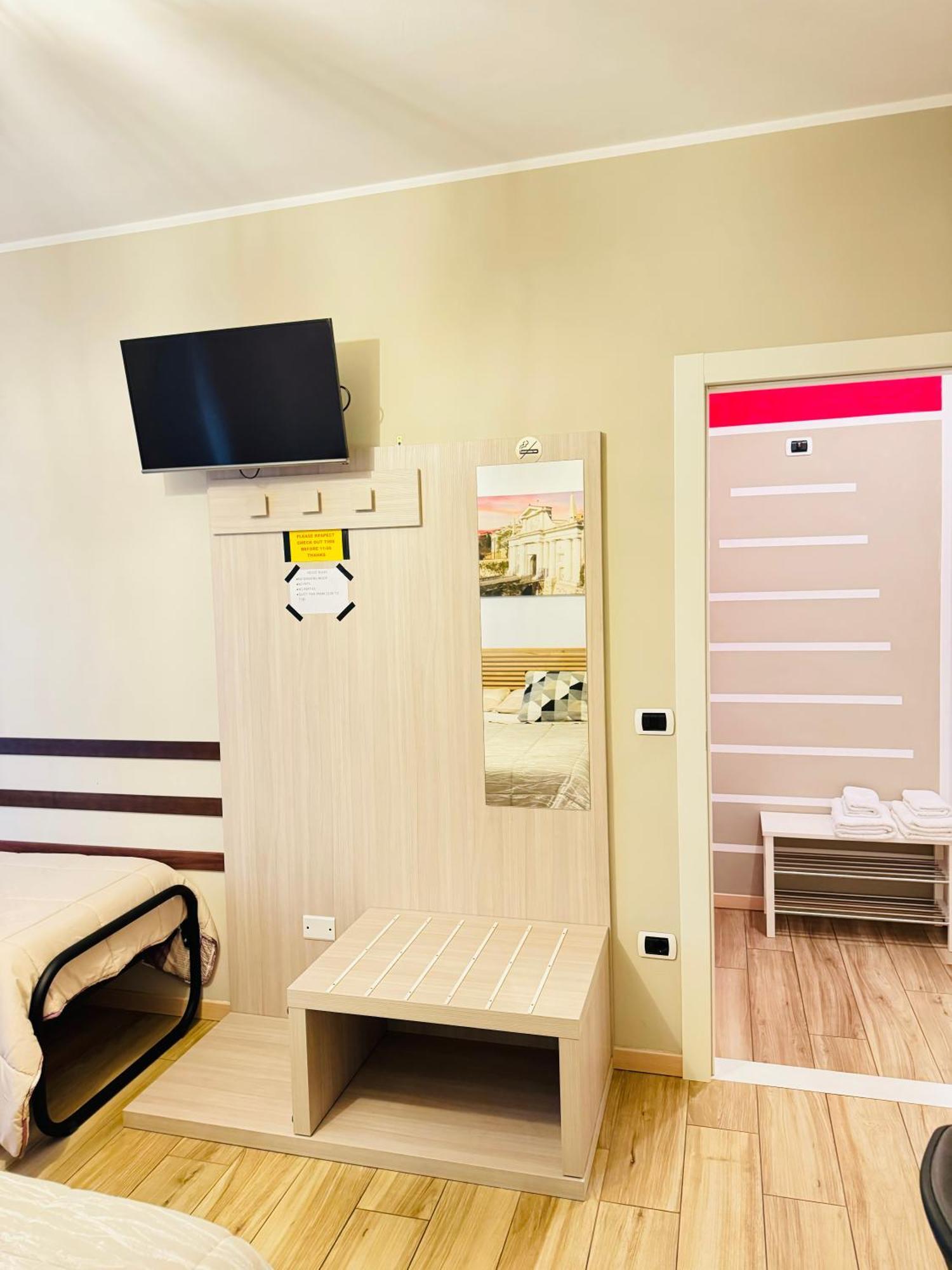 Smart House Rooms Central Luxury Bed & Breakfast *