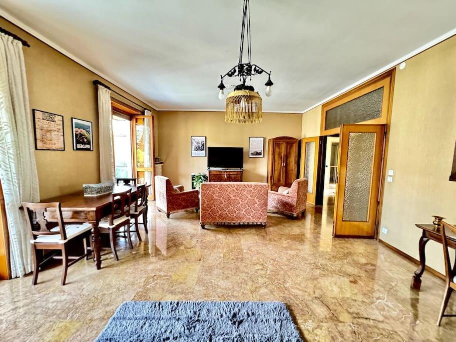 Huoneisto Luxury House Under The Old Town Bergamo