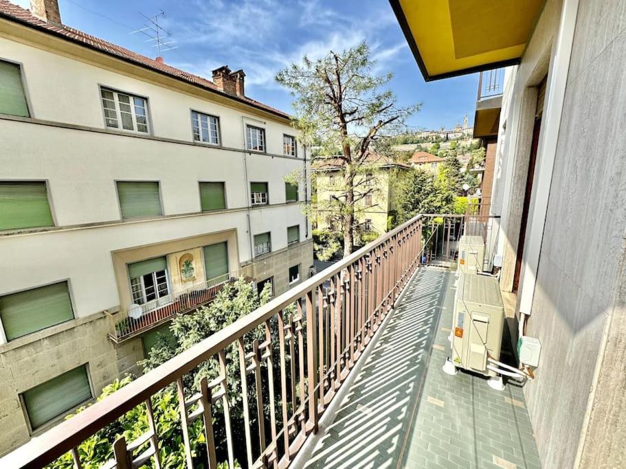 Huoneisto Luxury House Under The Old Town *