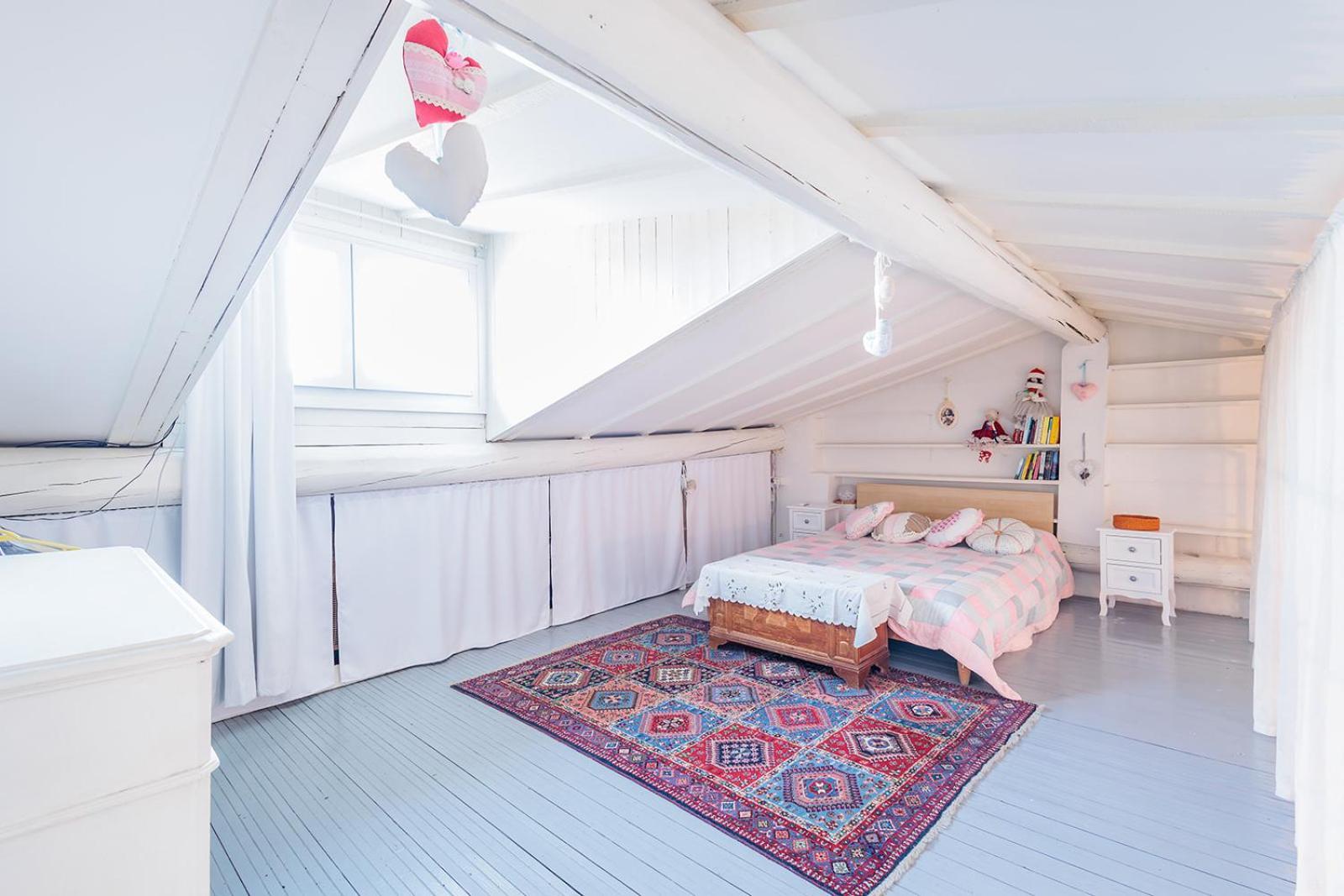 Claire's Attic Apartment