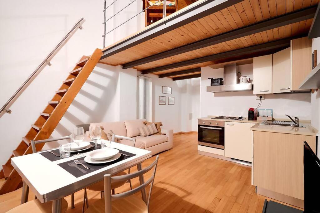 Johnny Alta Apartment