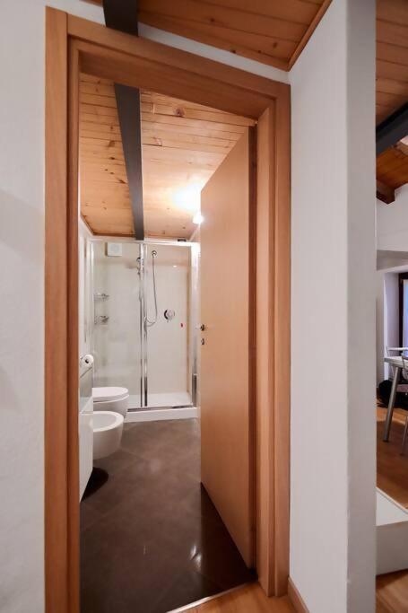 Johnny Alta Apartment *