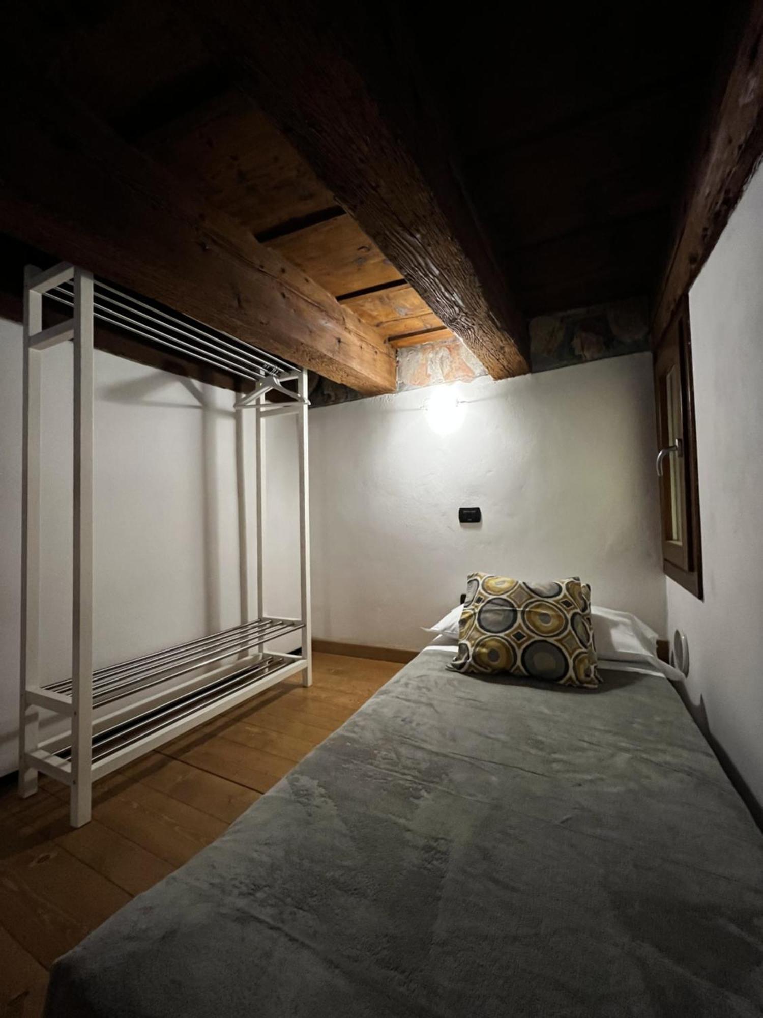 Johnny Alta Apartment