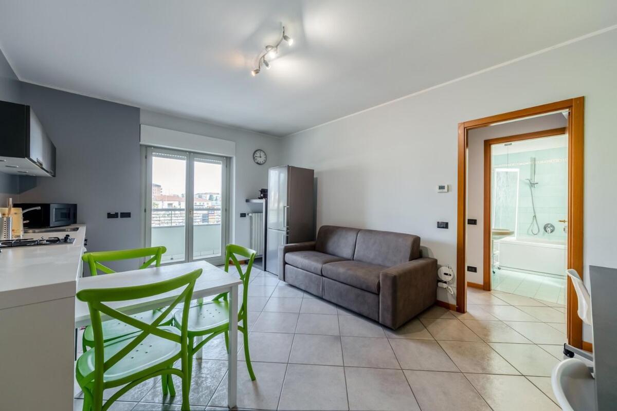 Smart W Workspace In Apartment Bergamo