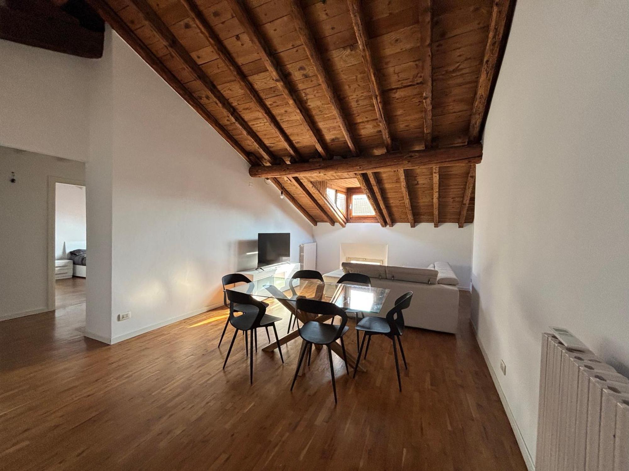Loft Mansardato Sullo Skyline Di Apartment