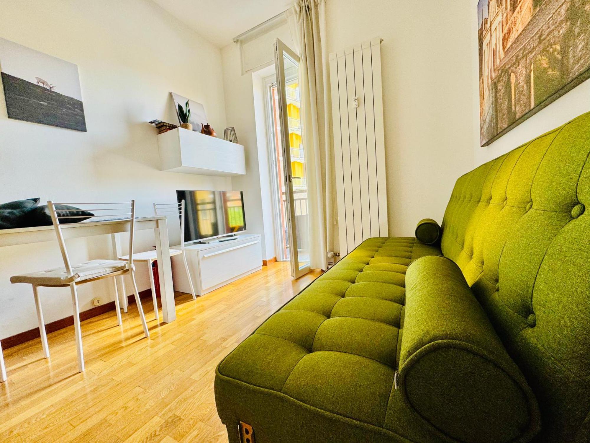 Quiet Flat Free Parking Apartment