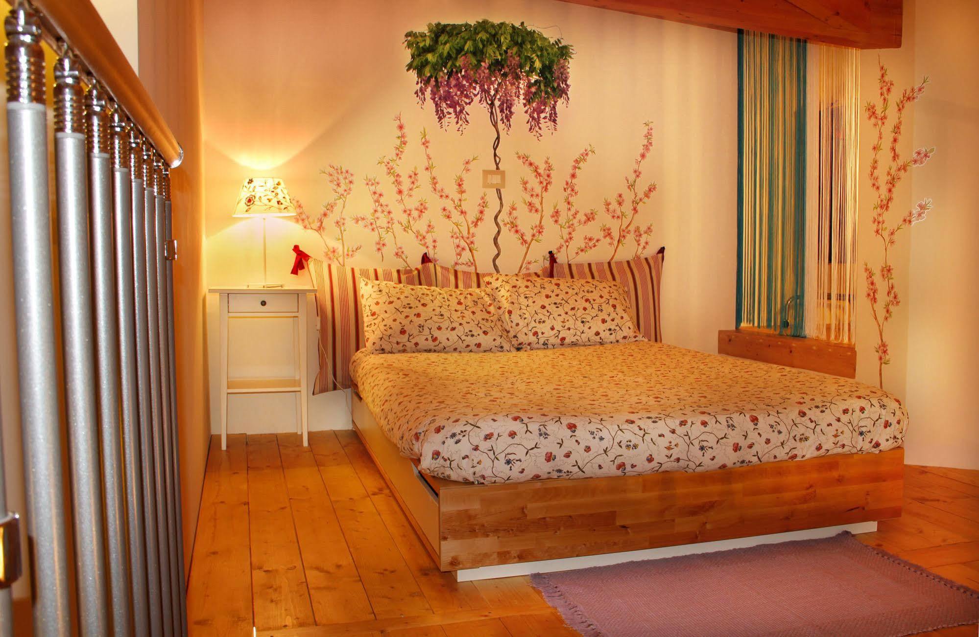 Bed & Breakfast Bombyx