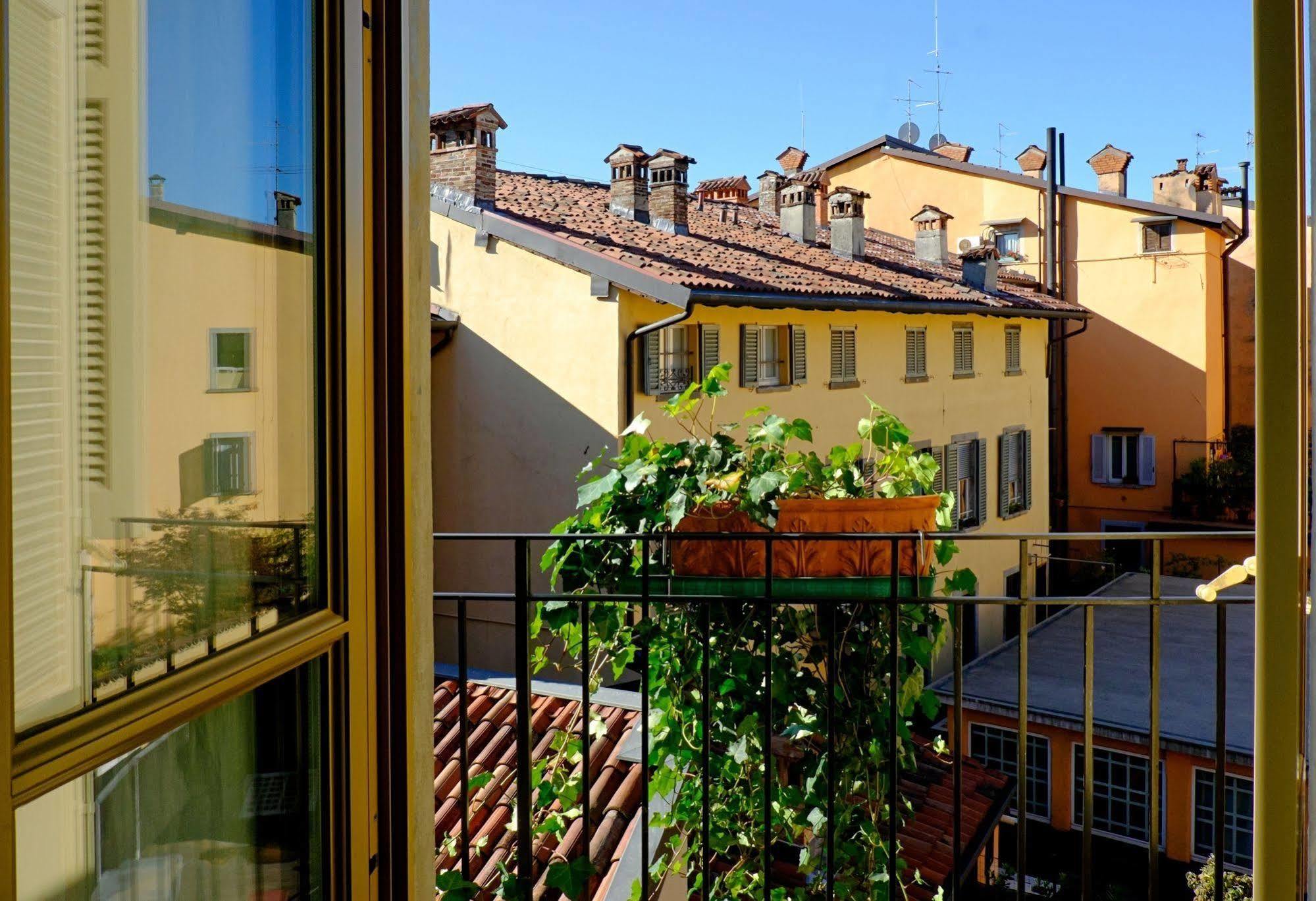Petronilla - In Hotel 4*