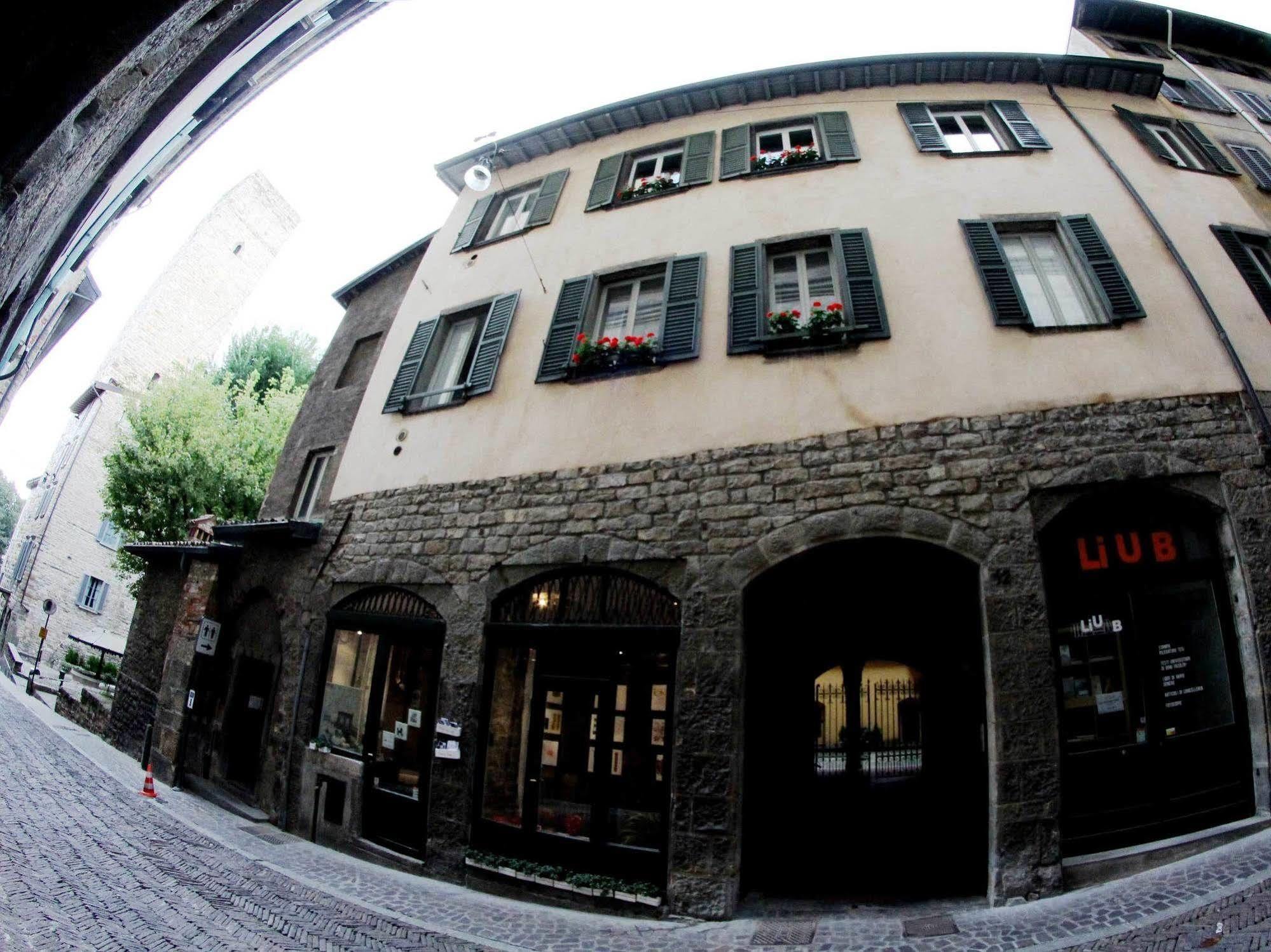 Casa Mario Lupo - And Apartment Bergamo