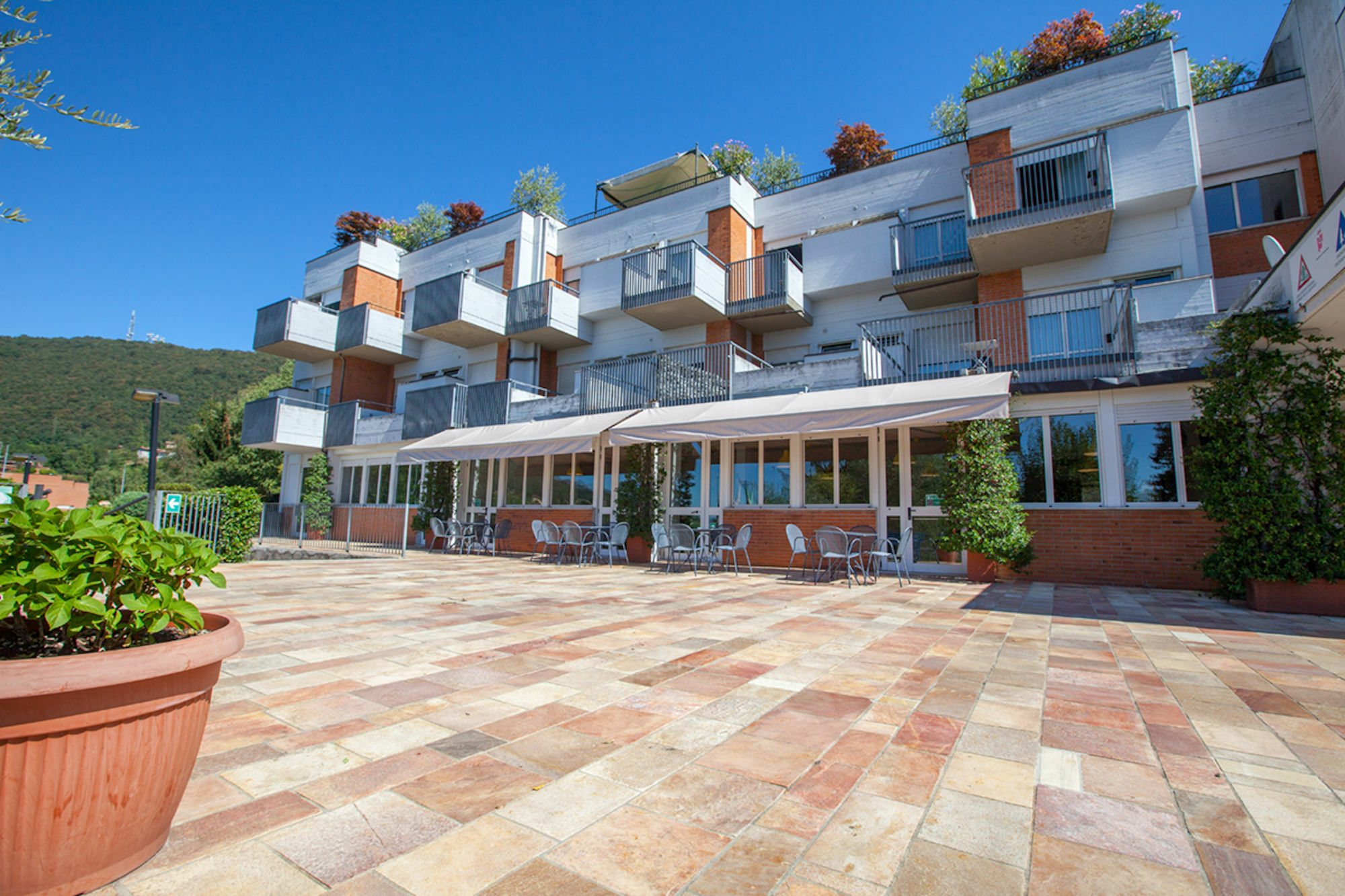 Aig Hotel