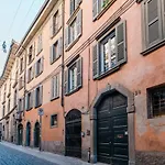 Feel - Cozy Old Town