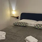 Feel - Piazza Pontida Balcony Apartment