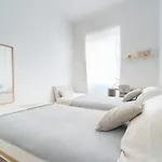 Grand Central 1845 - 2 Bedrooms Design Flat