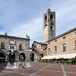 Central Luxury Apt W Garage Happy Home Bergamo