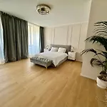 Luna Luxury Suite