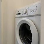 Chic Studio - Near Airport & Center