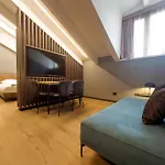 Ar Suites&Art