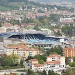 Zona Stadium - Free Parking, Wi-Fi, Ac