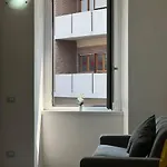 Chic Studio - Near Airport & Center