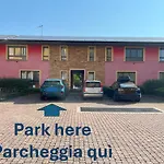 Cozy Flat + Parking Close To City Center/Airport