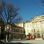 Academia Residence