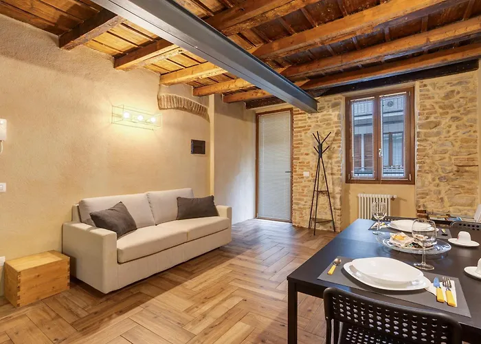 Maison Le Chic