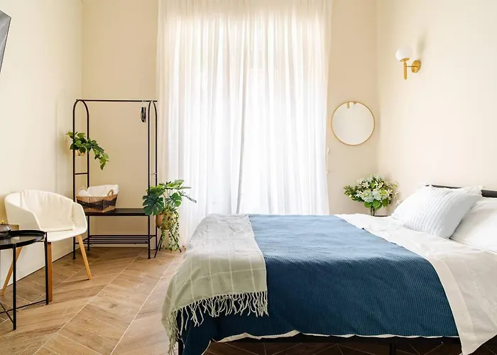Center Rooms