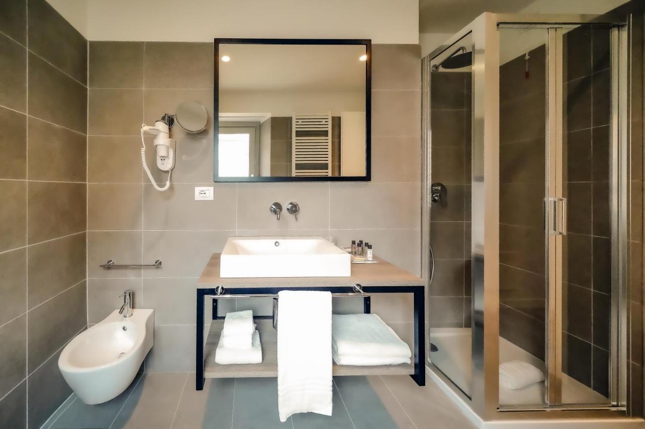 15 Guest house