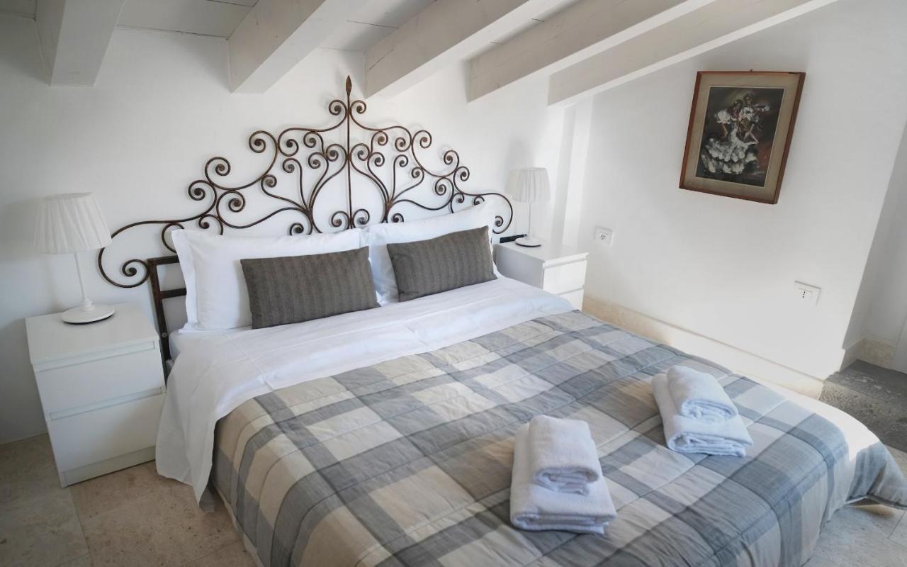 Academia Aparthotel 2*