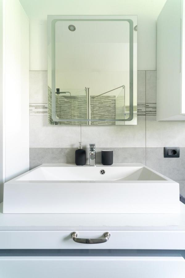 Oasis Luxury - A.c/terrace/2bedrooms