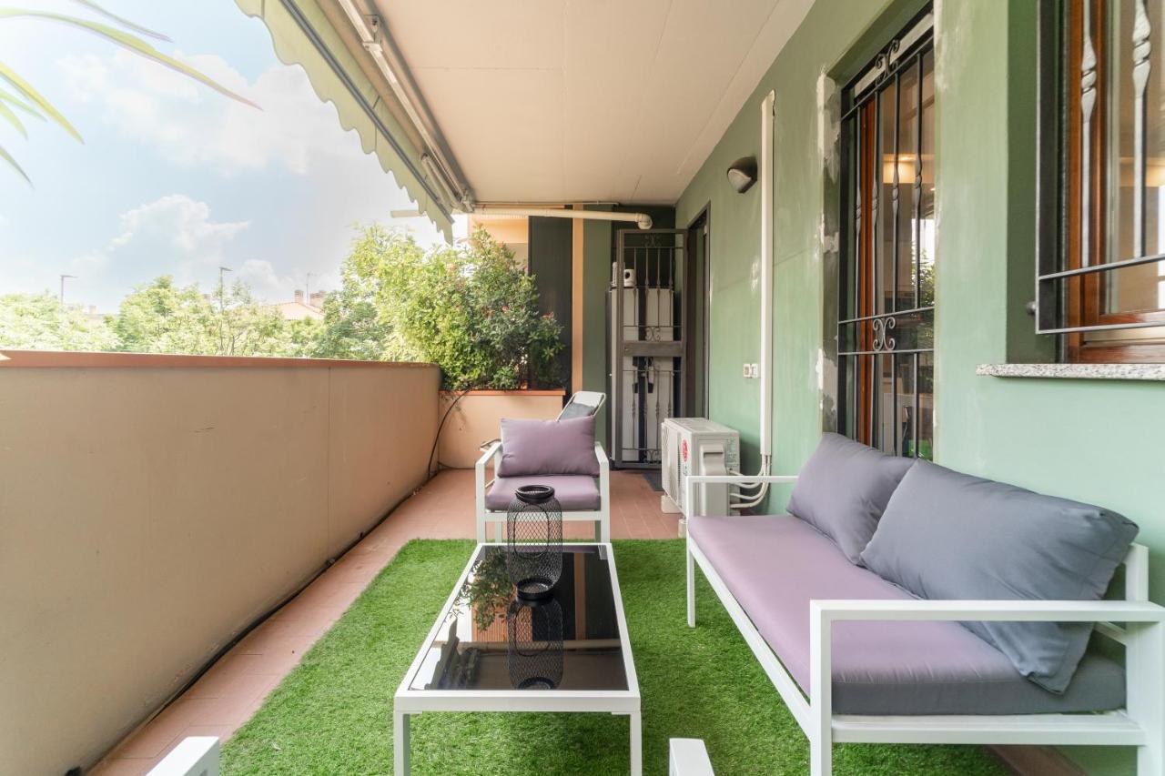 Oasis Luxury - A.c/terrace/2bedrooms Apartment