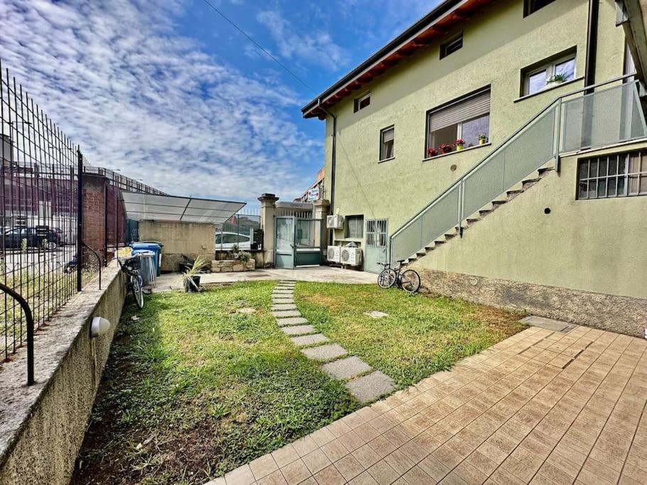 Apartment Near Train Station Luxury House 5 Beds *