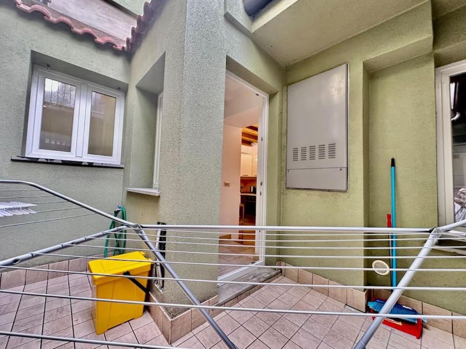 Near Train Station Luxury House 5 Beds Apartment
