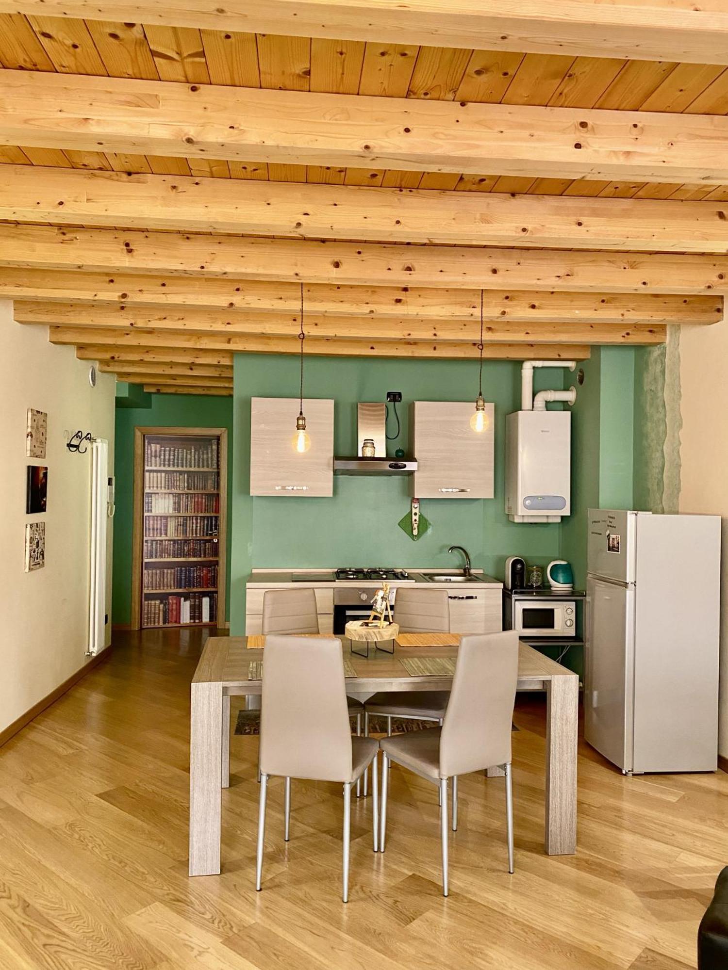 Apartment House Of Artist *