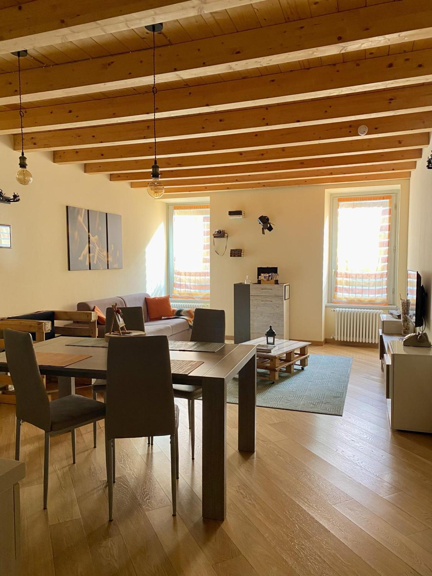 Apartment House Of Artist *