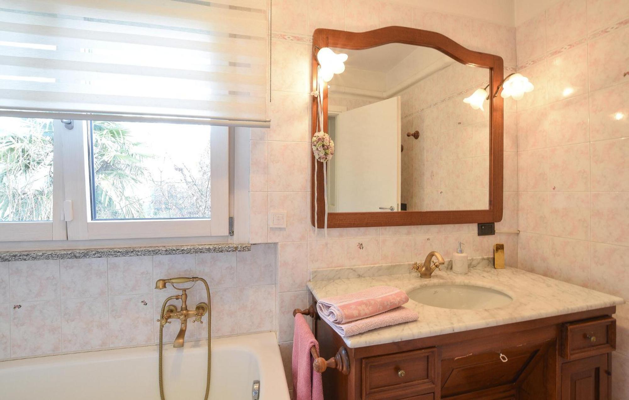 3 Bedroom Awesome In