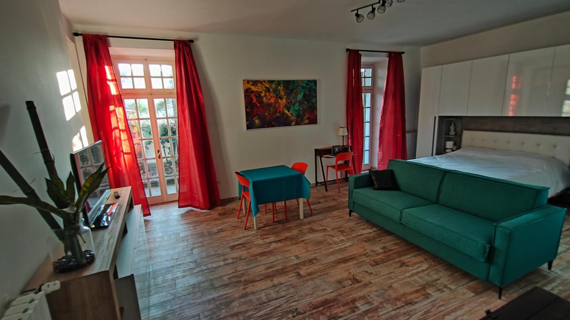 Nelly Apartment