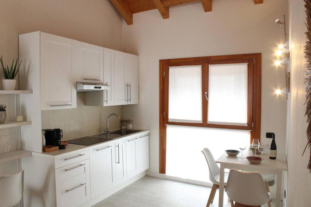 Charming & Modern In The Huoneisto *