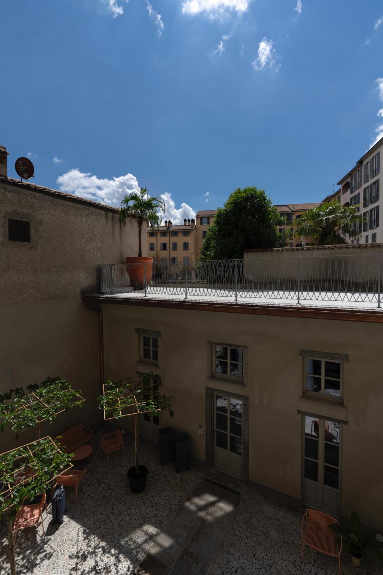Rego Apartments - Boutique Aparthotel & Serenity Spa With Some Off-Site Apartments In The Heart Of Bergamo City Center Huoneisto
