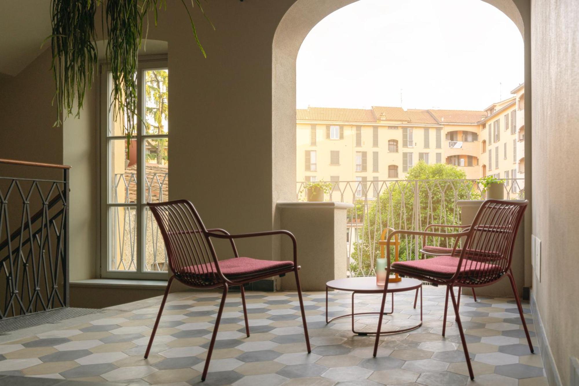 Huoneisto Rego Apartments - Boutique Aparthotel & Serenity Spa With Some Off-Site Apartments In The Heart Of Bergamo City Center Bergamo