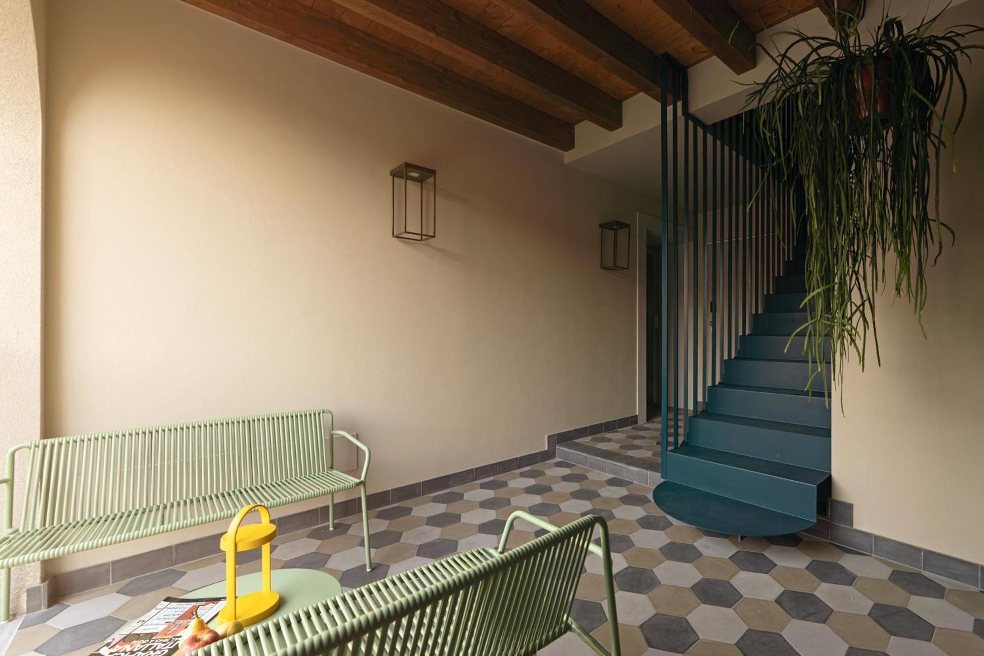 Huoneisto Rego Apartments - Boutique Aparthotel & Serenity Spa With Some Off-Site Apartments In The Heart Of Bergamo City Center