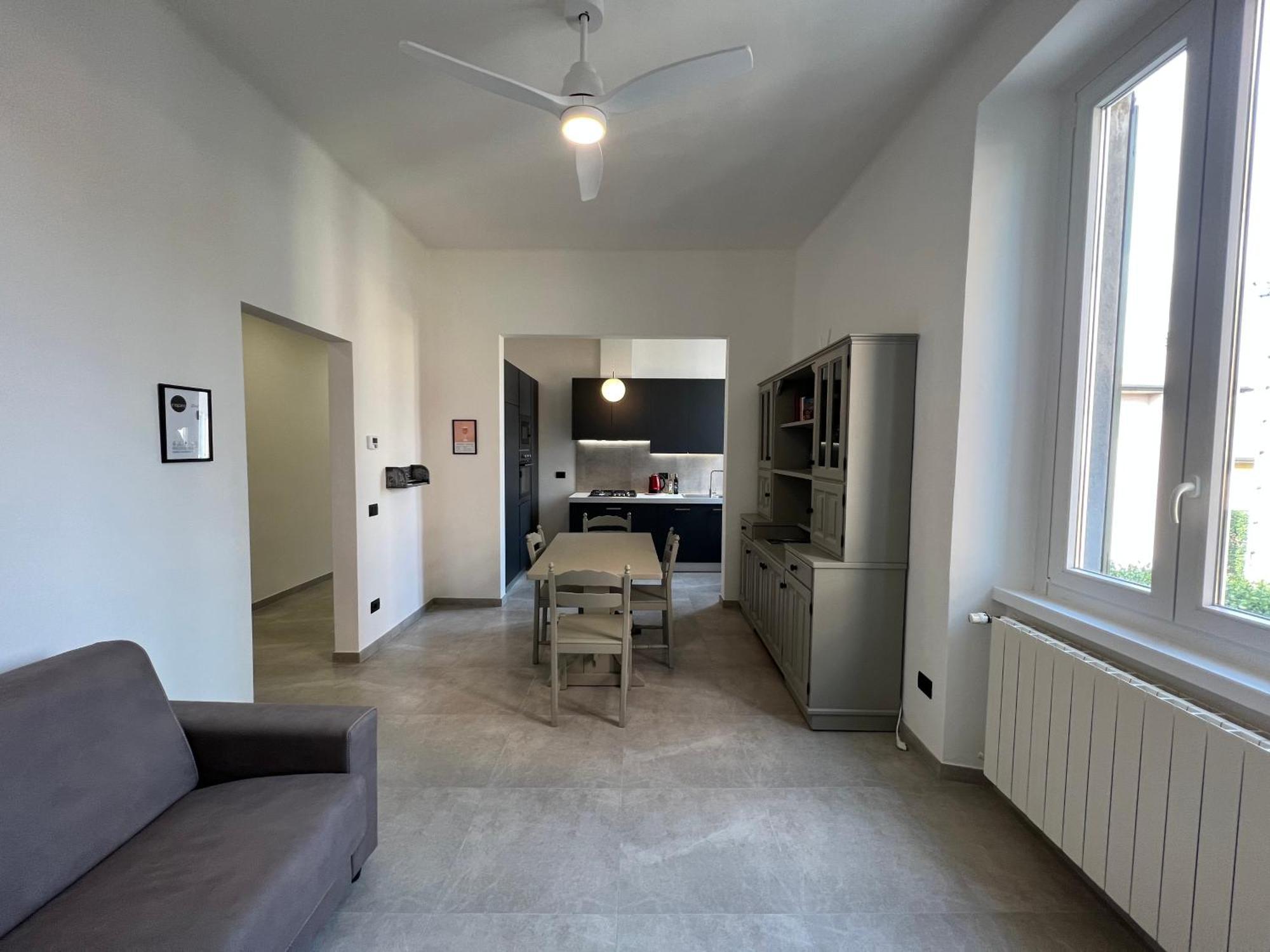 Huoneisto Casa Redona - Nuovo Elegante Loft Free Wifi 4 Pax Bergamo