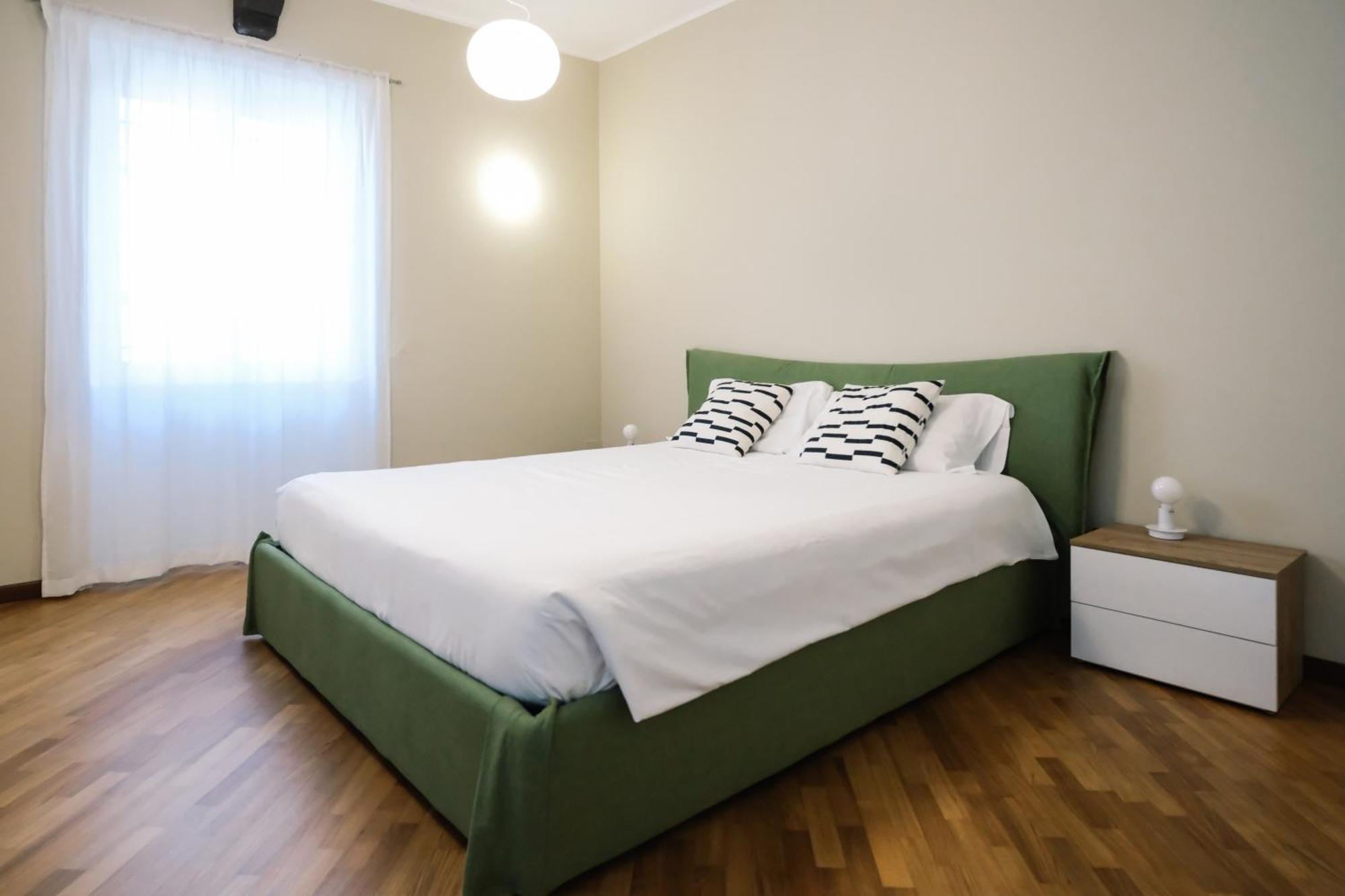 Flora Inn, Scotti's House - Due Passi In Centro Guesthouset